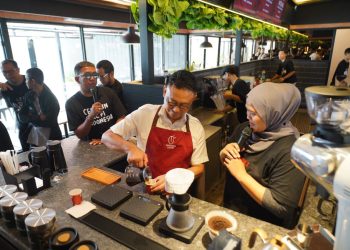 Anomali Coffee Resmi Hadir di Pontianak, Wali Kota Ikut Meracik Kopi