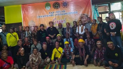 Lestarikan Tradisi Gawai Adat Meruba Kerajaan Hulu Aik Desa Sembilan Domong Sepuluh, IPDKM: Ritual Sakral Pencucian Pusaka Bosi Kolikng Tungkat Rayat Satu-satunya di Kalimantan