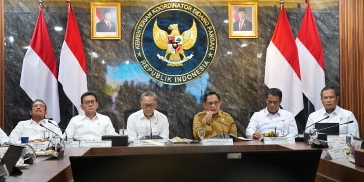 Tito Karnavian Minta Bansos dan Operasi Pasar Berlanjut Jelang Nataru