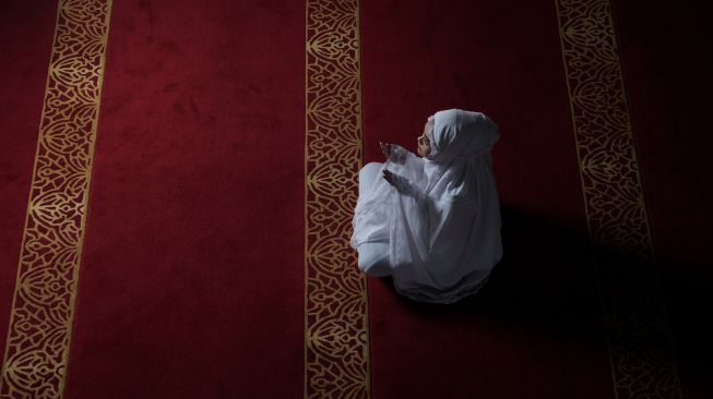 Niat Sholat Tahajud, Tata Cara Mengerjakan dan Doanya