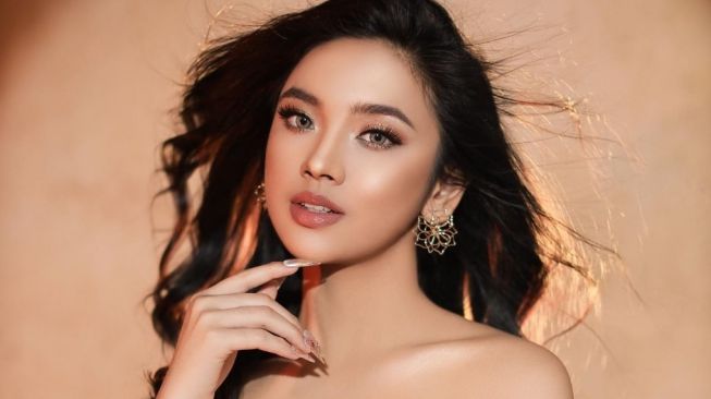 Duh! Lyodra Ginting Kenakan Kebaya Anggun nan Glamor, Cantiknya Bikin Melting