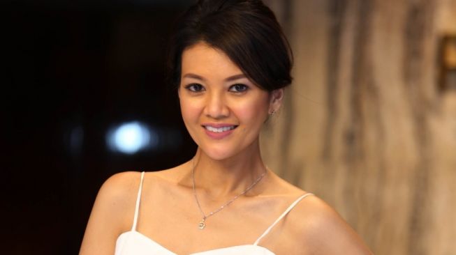 Foto Lawas Disorot, Wajah Cantik Ibunda Farah Quinn Kejutkan Warganet