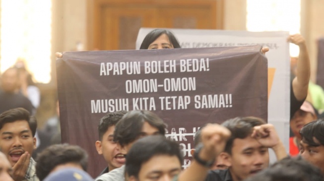 Ajak Mahasiswa Turun Ke Jalan Gulingkan Jokowi, Aktivis 98: Pemakzulan Tak Ada Di Ruang Konstitusi, Tapi Di Jalanan!