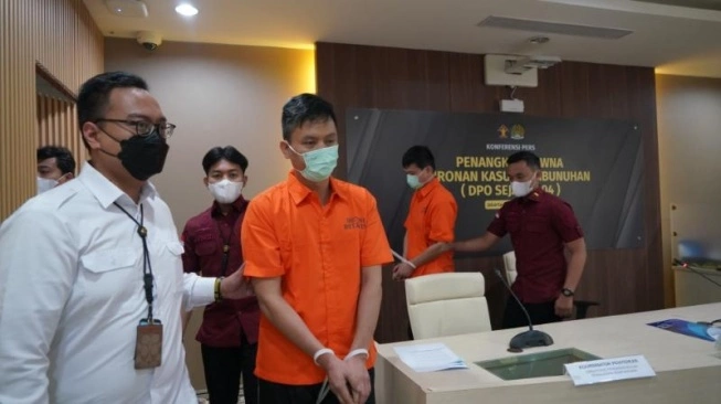 Buron Kasus Pembunuhan, 2 WN China Ditangkap Ditjen Imigrasi di Restoran Pluit Jakut