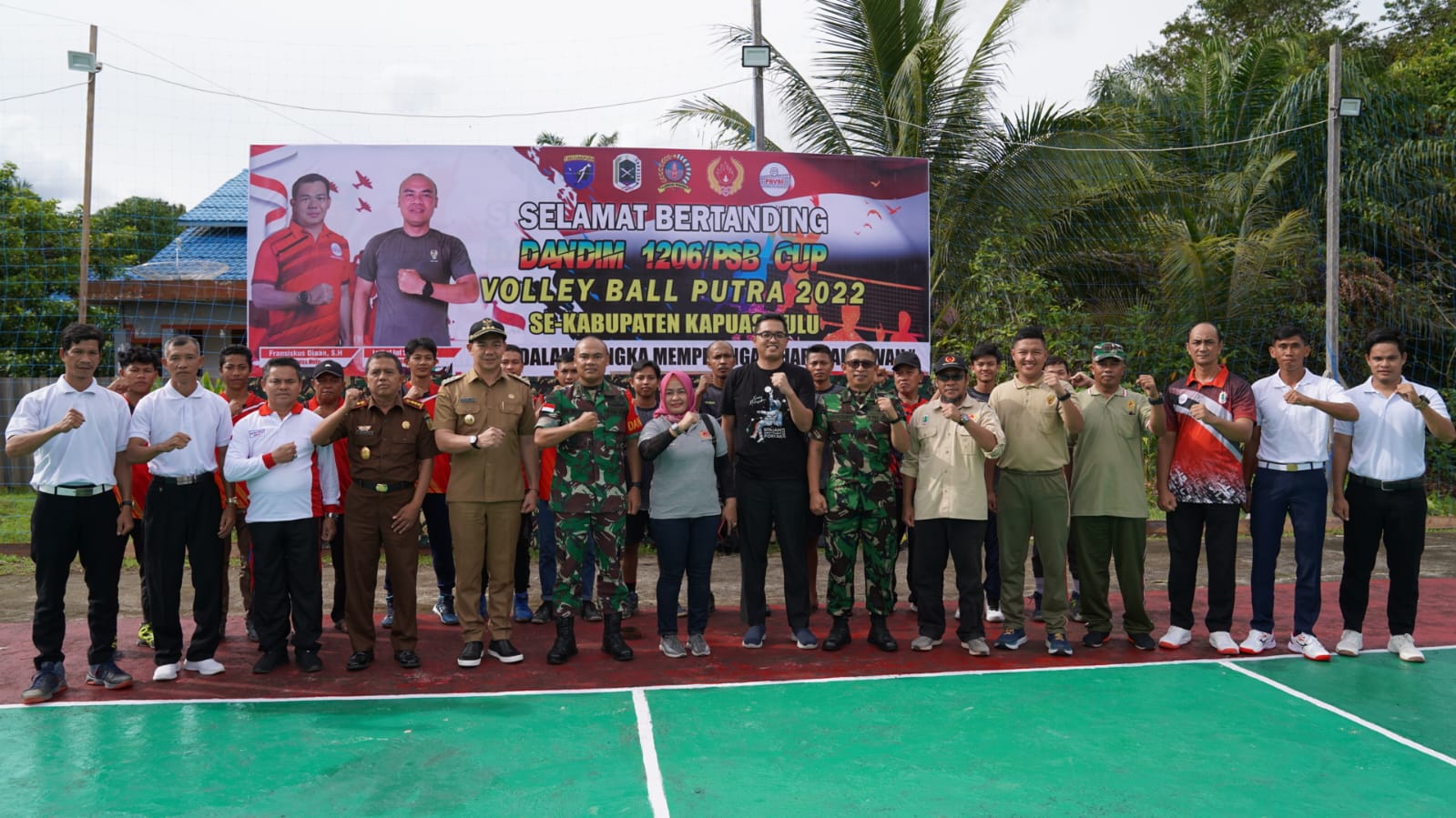 Peringati Hari Pahlawan, Bupati Kapuas Hulu Dukung Turnamen Bola Voli Dandim 1206/PSB CUP Putra