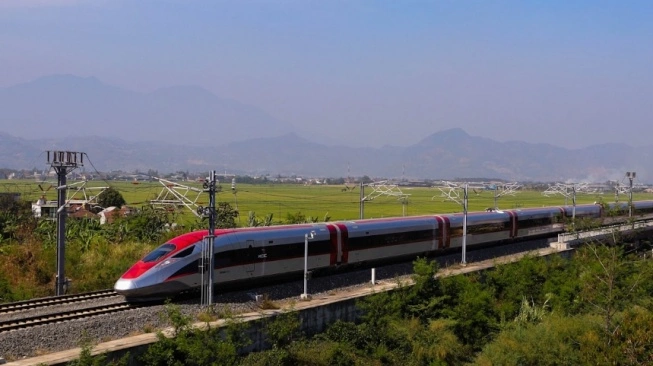 Desakan KPK Turun Tangan Dalam Proyek Kereta Cepat Meningkat, Nama Pejabat Penting Disorot