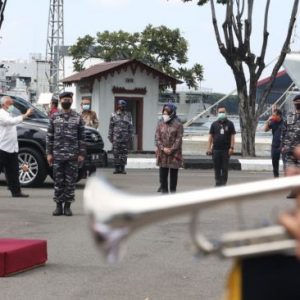Menko PMK dan Mensos Silaturahmi kepada TNI AL dan ABK KRI Nanggala 402