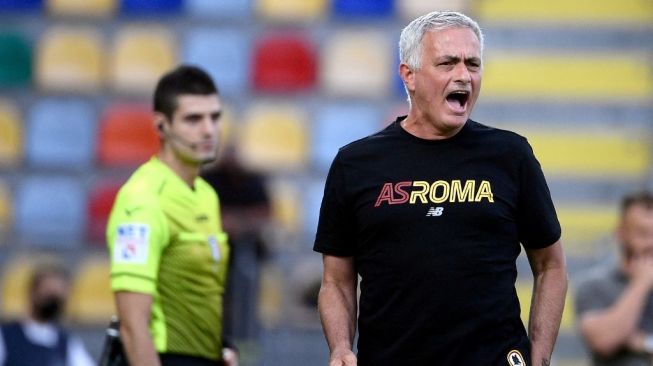 Jose Mourinho Mengaku Tertantang Latih AS Roma