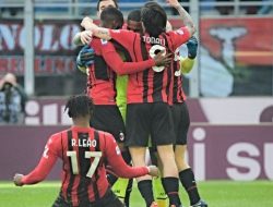 AC Milan Rebut Kembali Capolista usai Bekuk Lazio 2-1