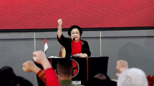 Megawati: Kader PDIP Jangan Mejeng dan Tak Main Dua Kaki!