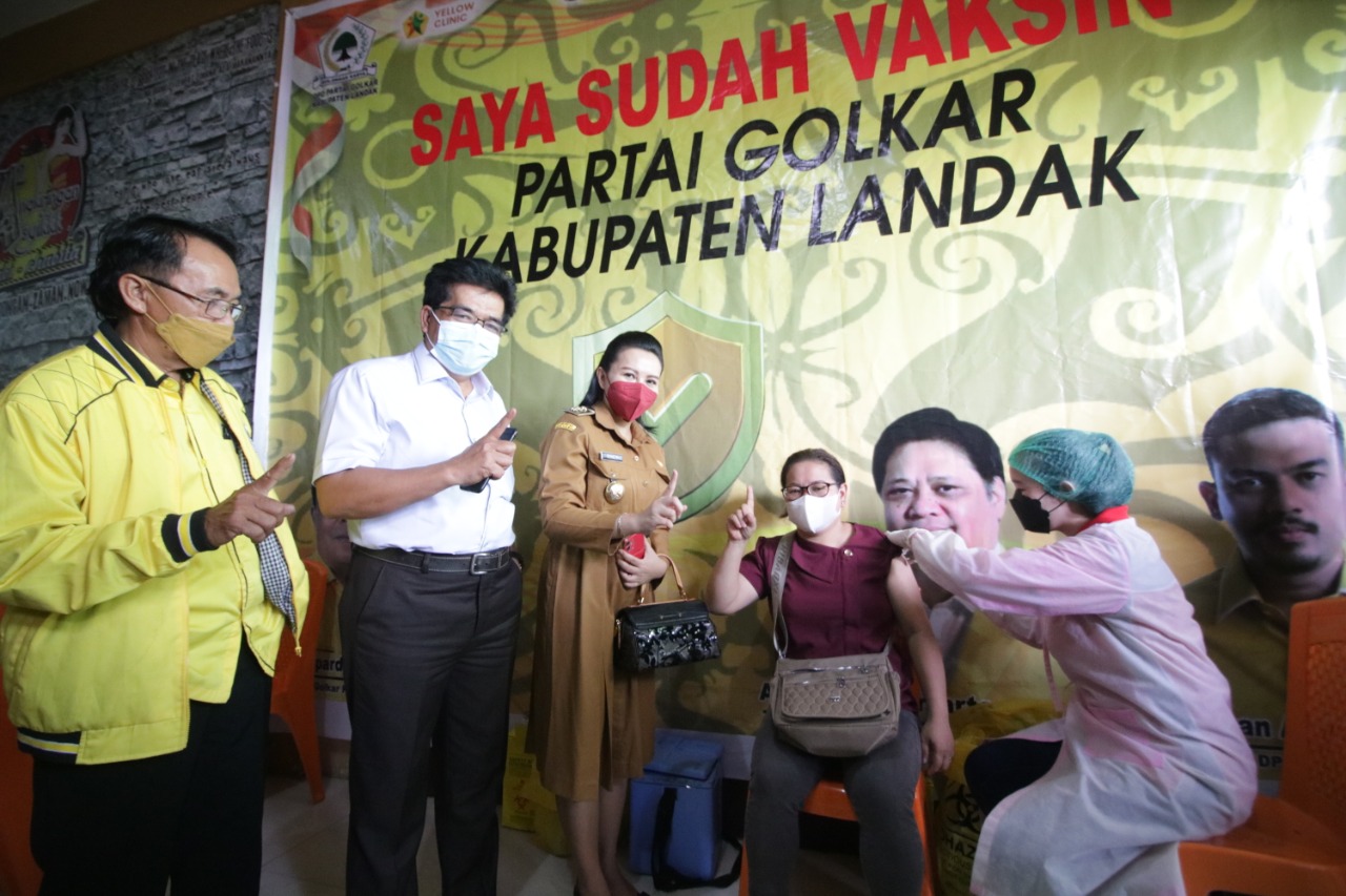 Bupati Landak Apresiasi Kegiatan Vaksinasi Serentak Se-Kalbar Warnai HUT Ke-57 Partai Golkar