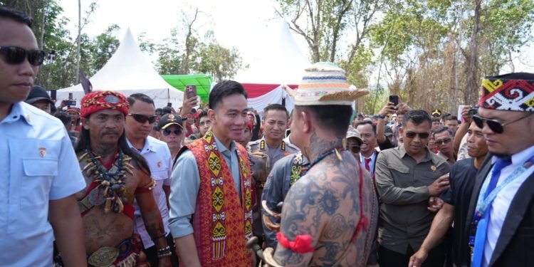 Wapres Gibran Ajak Masyarakat Dayak Dukung Program Asta Cita di Mempawah