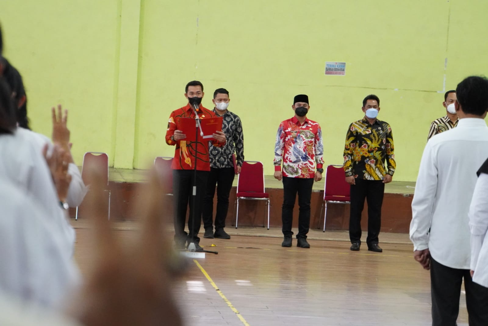 Implementasi Manajemen PNS, Bupati Sis Lantik Sejumlah Pejabat Pengawas ke Jabatan Fungsional