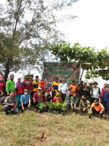 Kontribusi Desa Sungai Pelang di Momentum Hari Menanam Pohon Nasional