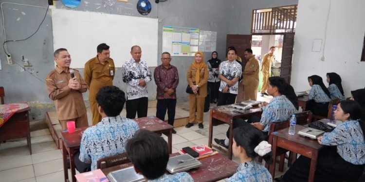 Pemprov Kalbar Tinjau Pelaksanaan Program Makan Bergizi Gratis di SMAN 1 Sungai Kakap