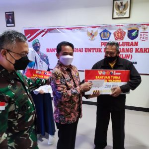 Pemkot Pontianak Salurkan Bantuan TNI untuk 3.400 Pedagang, Masing-masing Penerima Rp1,2 Juta