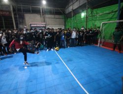 Pinalti Bupati Karolin Resmi Membuka Turnamen Futsal Kota Intan Cup III 2022
