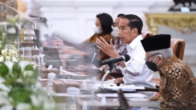 Presiden Jokowi Kumpulkan Menteri Dan Kepala Lembaga Di Istana Hari Ini, Bahas Apa?