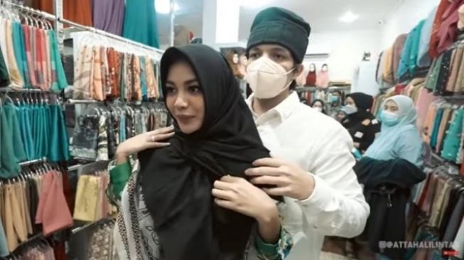 3 Artis Pakai Hijab Bikin Heboh di Bulan Ramadhan 2021, Ada yang Beda Agama