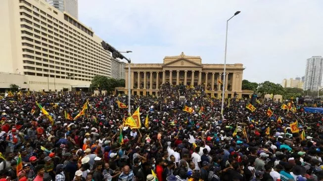Ibu Kota Srilanka Kacau Dilanda Demo Besar, Bagaimana Nasib 340 WNI Di Sri Lanka?