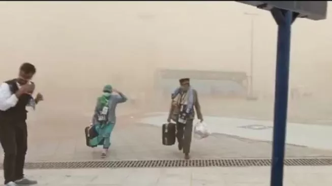 Bandara Madinah Dilanda Badai Pasir, Bagaimana Nasib Jemaah Haji Indonesia?