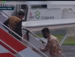 Ibu Negara Iriana Terpeleset di Tangga Pesawat, Reaksi Jokowi ke Paspampres Bikin Deg-degan
