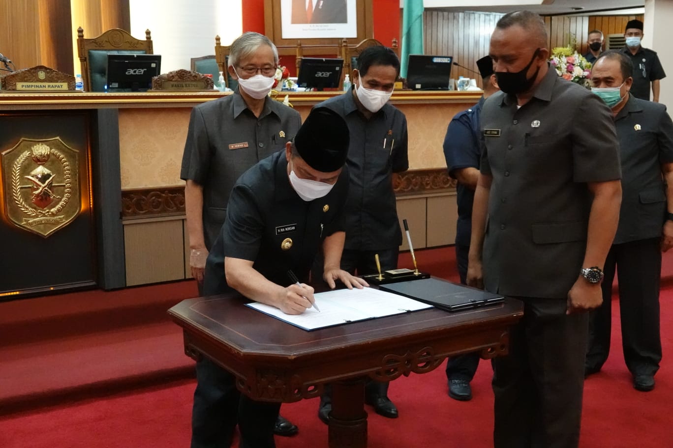Eksekutif dan Legislatif Tandatangani Nota Kesepakatan KUA dan PPAS Kalbar TA 2022
