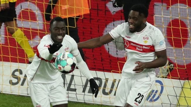 Borussia Dortmund Dipermalukan Stuttgart 5-1