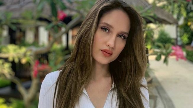 Cinta Laura dan Angga Yunanda Nyaris Ciuman di TikTok