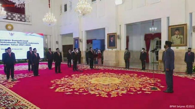 Jokowi Lantik Anggota Ombudsman RI Periode 2021-2026