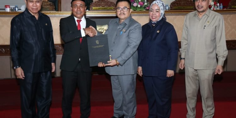 DPRD Kalbar Setujui Pertanggungjawaban APBD 2024, Wagub Tekankan Kolaborasi dan Akuntabilitas
