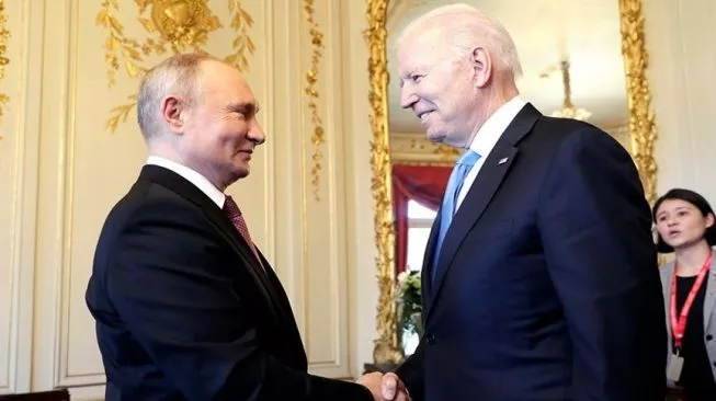 Rusia Kerahkan Ratusan Kapal Perang, Ada Apa?
