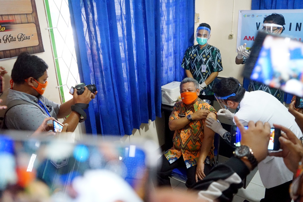 Kubu Raya Mulai Vaksinasi Covid, Bupati Muda yang Pertama