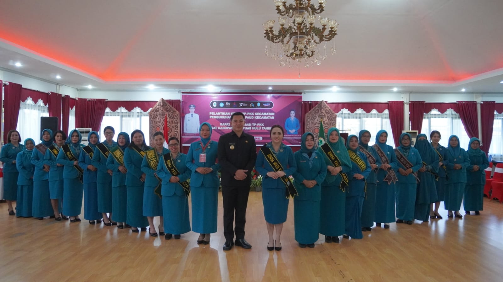 Angelin Fremalco Kukuhkan 23 TP PKK dan Bunda PAUD Kecamatan