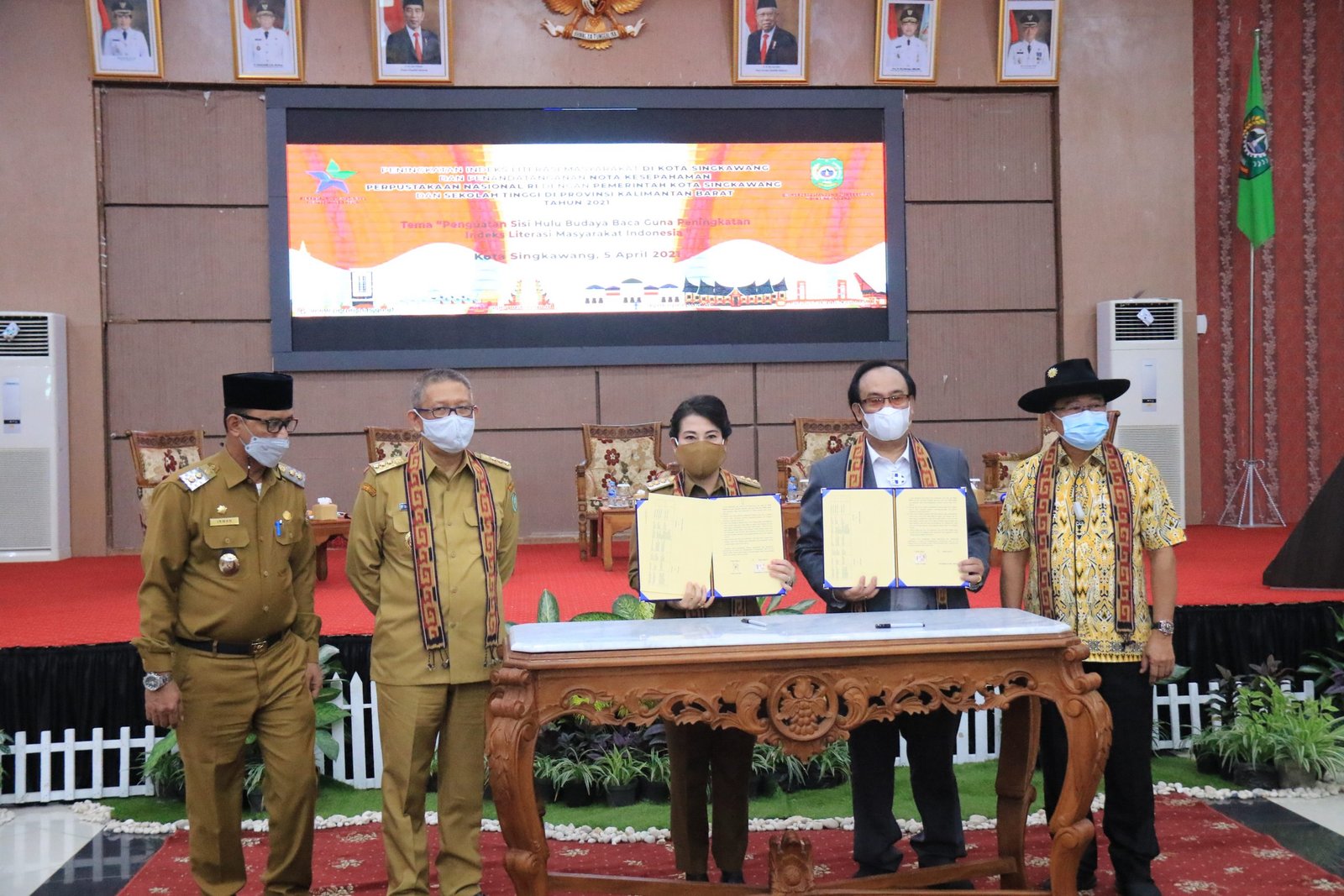 Tingkatkan Indeks Literasi Masyarakat Dengan Baca Tulis