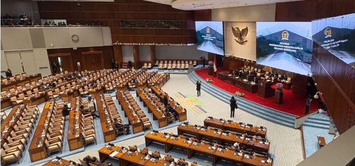 DPR Sahkan 15 UU Kabupaten/Kota di Kalimantan
