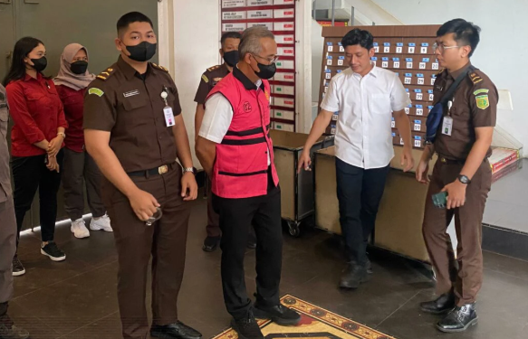 Eks Pj Wali Kota Singkawang Ditahan Terkait Dugaan Korupsi Pemanfaatan Lahan Pemkot