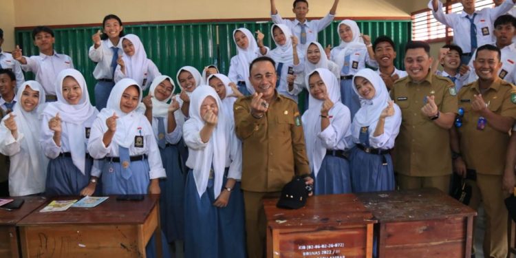 Tinjau SMA Batu Ampar, Wagub Kalbar Dorong Pembangunan SMK di Sungai Jawi