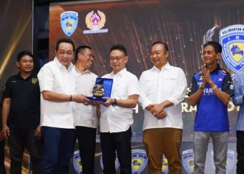 Wali Kota Pontianak Terima Penghargaan IMI Kalbar atas Kontribusi di Olahraga Otomotif