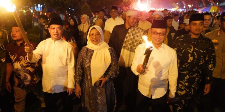 Harmoni Malam Perayaan Imlek dan Pawai Obor Sambut Ramadhan di Pontianak