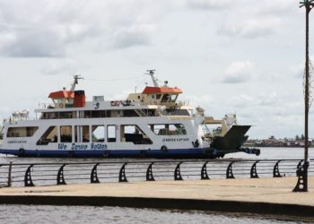 KMP Jembatan Kapuas Beroperasi Lagi, Truk dan Bus Masih Dilarang Menyeberang