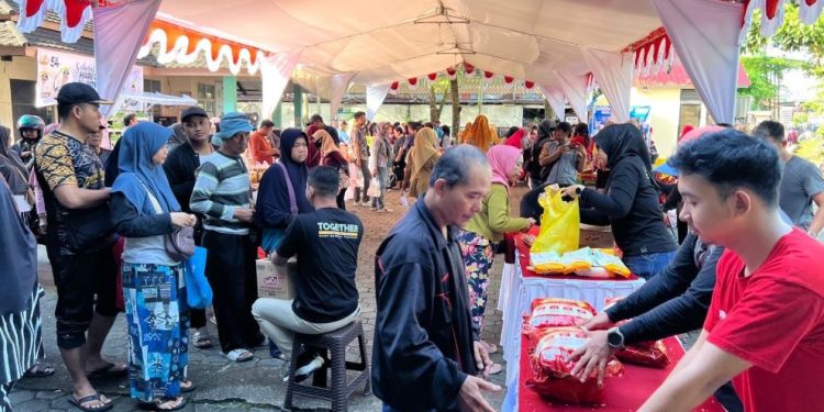 Paket Sembako Rp85 Ribu Dijual di Operasi Pasar Pontianak