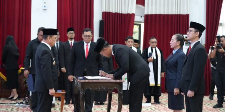Perkuat Birokrasi, Pemprov Kalbar Lantik 206 Pejabat