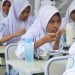 Satu Tahun Makan Bergizi Gratis: Transformasi dari Pembangunan Fisik ke Ekonomi SDM