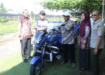 Pemkot Pontianak Bantu Kendaraan Angkut untuk Kelompok Tani di Siantan Hilir