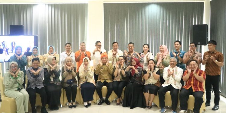 Dekranasda Toraja Utara Terinspirasi Pengembangan Kearifan Lokal di UMKM Center Pontianak