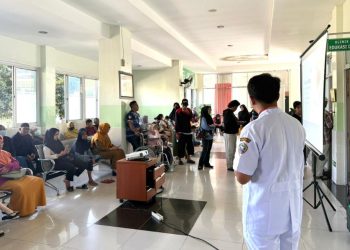 Terapi Wicara Bantu Penyintas Stroke Kembali Berkomunikasi