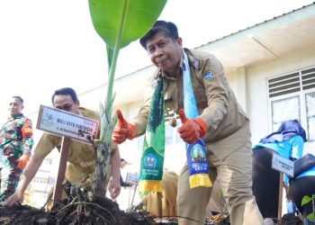 SMPN 8 Pontianak Luncurkan Digulis Ceria, Padukan Penghijauan dan Teknologi Digital