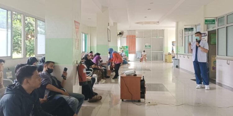 Jenis Gigi Palsu dan Cara Merawatnya agar Tetap Awet