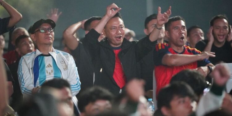 Final Piala Dunia 2026 , Ribuan Warga Pontianak Padati Nobar di Jalan Rahadi Oesman